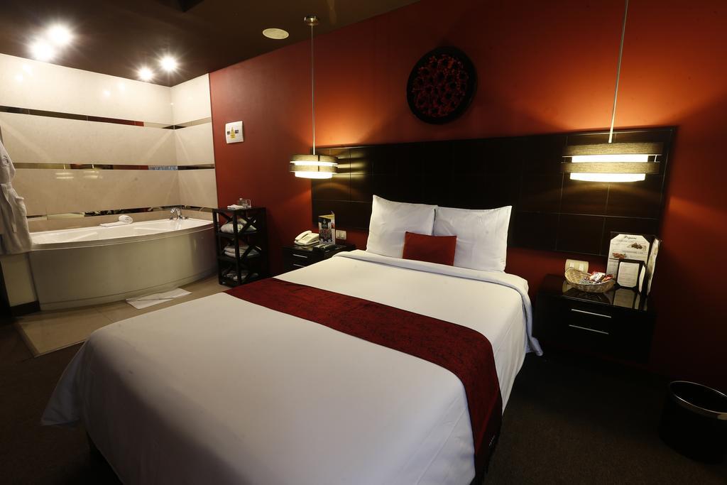 Hotel Ginebra Лима Экстерьер фото