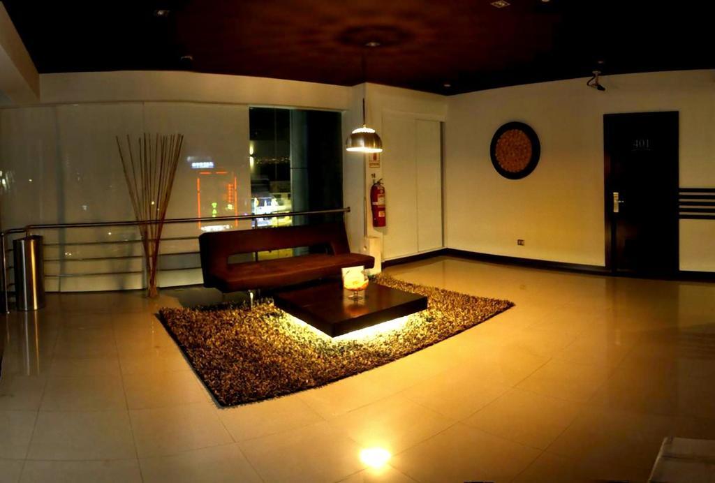 Hotel Ginebra Лима Экстерьер фото