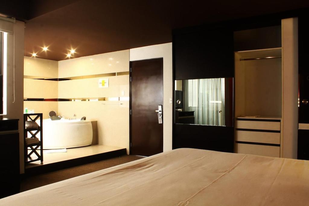 Hotel Ginebra Лима Экстерьер фото