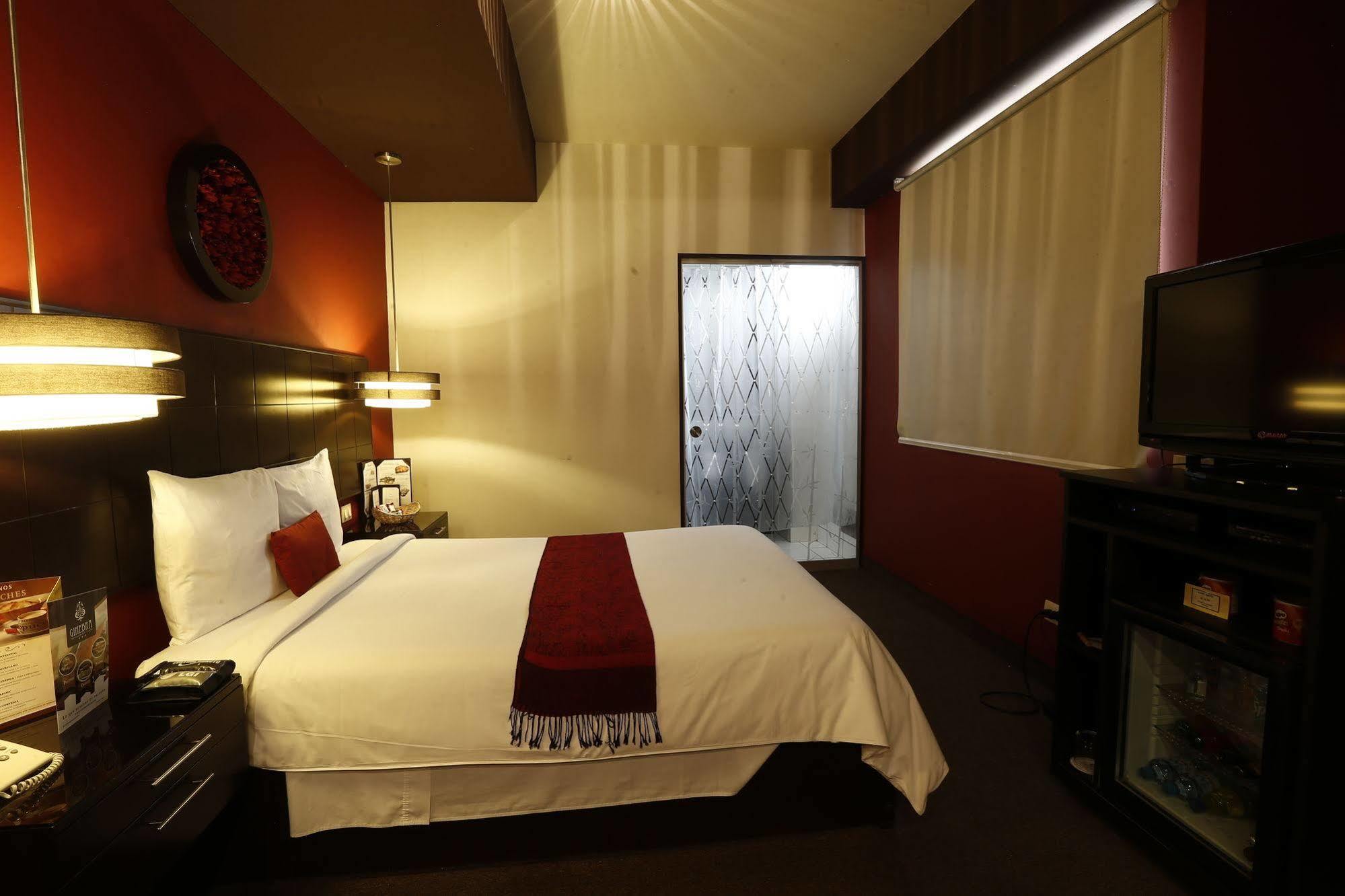 Hotel Ginebra Лима Экстерьер фото